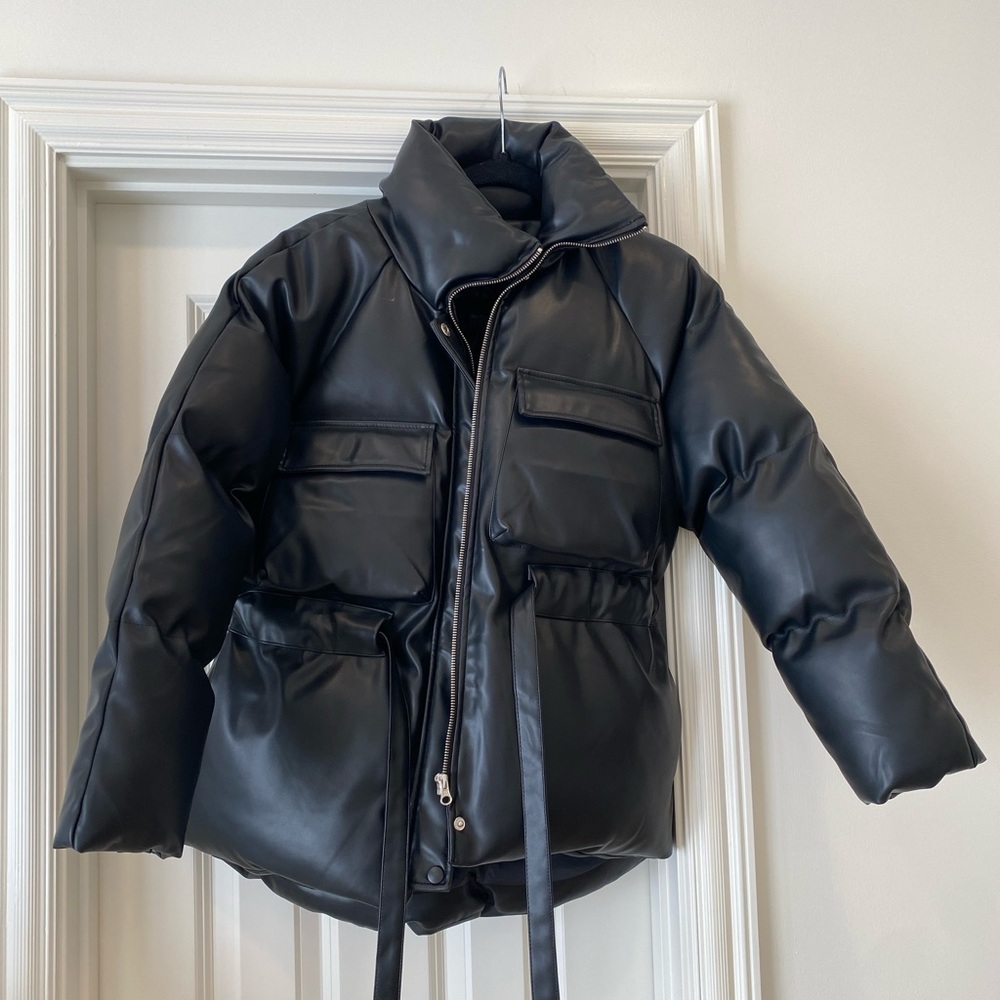 Missguided Black Quilted Puffer Jacket with High Collar